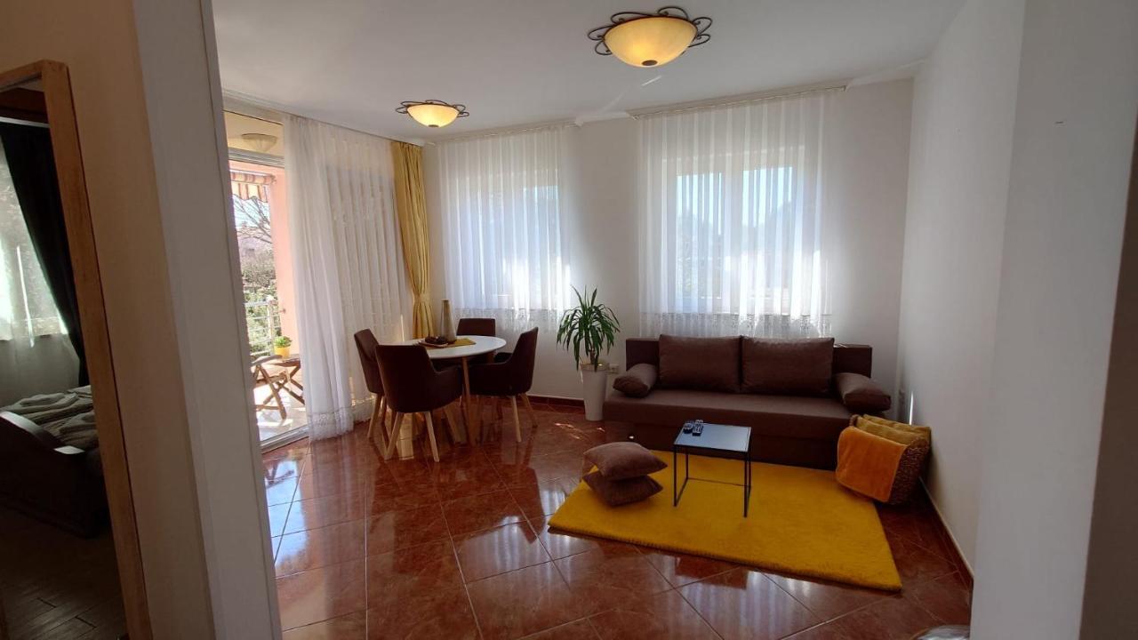 Apartments Lola Rovinj Buitenkant foto