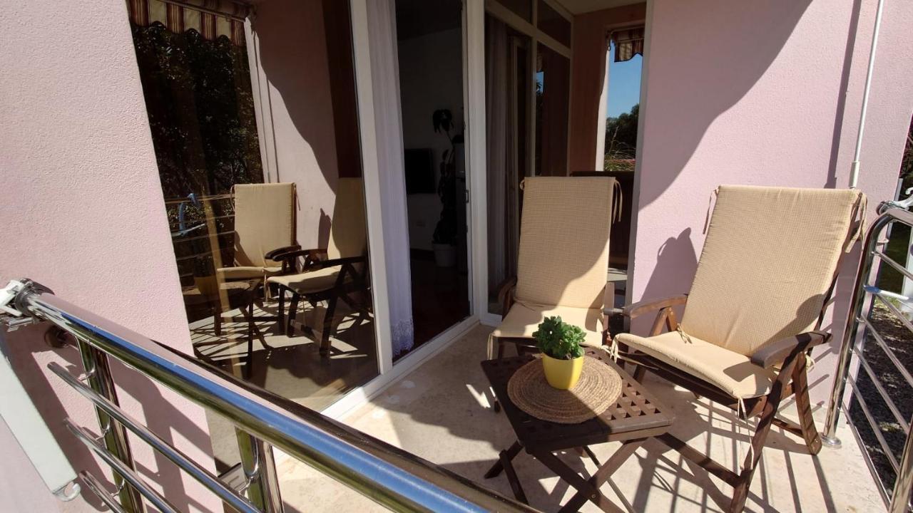 Apartments Lola Rovinj Buitenkant foto