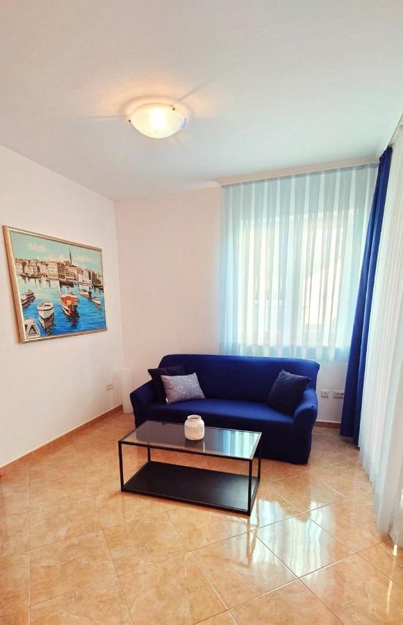 Apartments Lola Rovinj Buitenkant foto