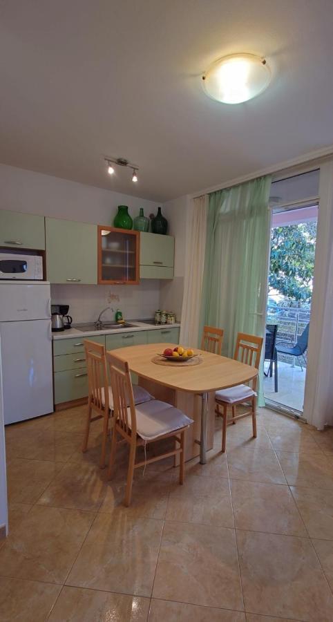 Apartments Lola Rovinj Buitenkant foto