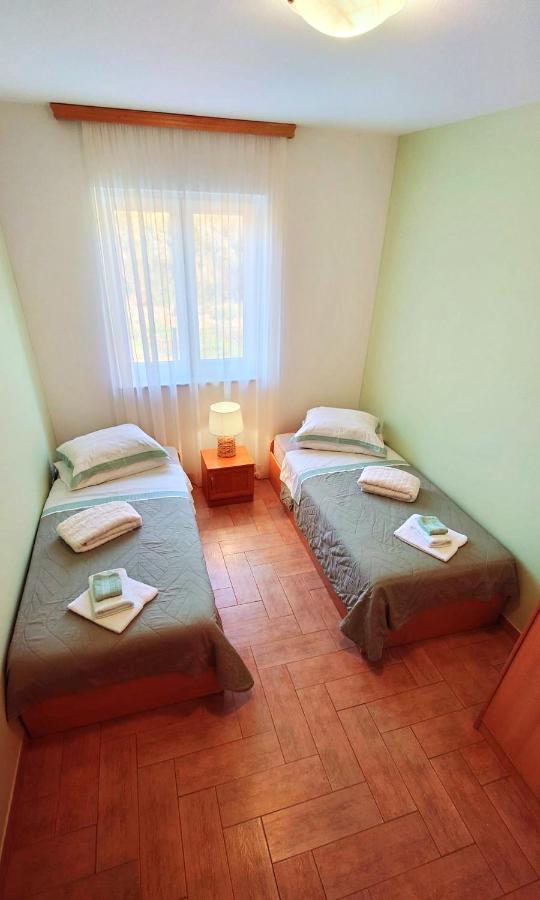 Apartments Lola Rovinj Buitenkant foto