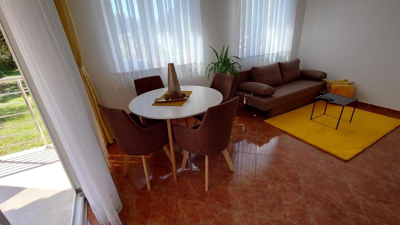 Apartments Lola Rovinj Buitenkant foto