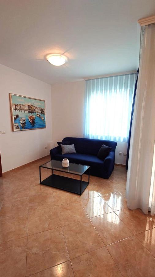Apartments Lola Rovinj Buitenkant foto