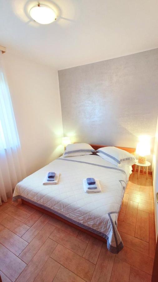 Apartments Lola Rovinj Buitenkant foto