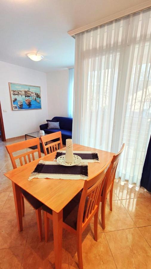 Apartments Lola Rovinj Buitenkant foto