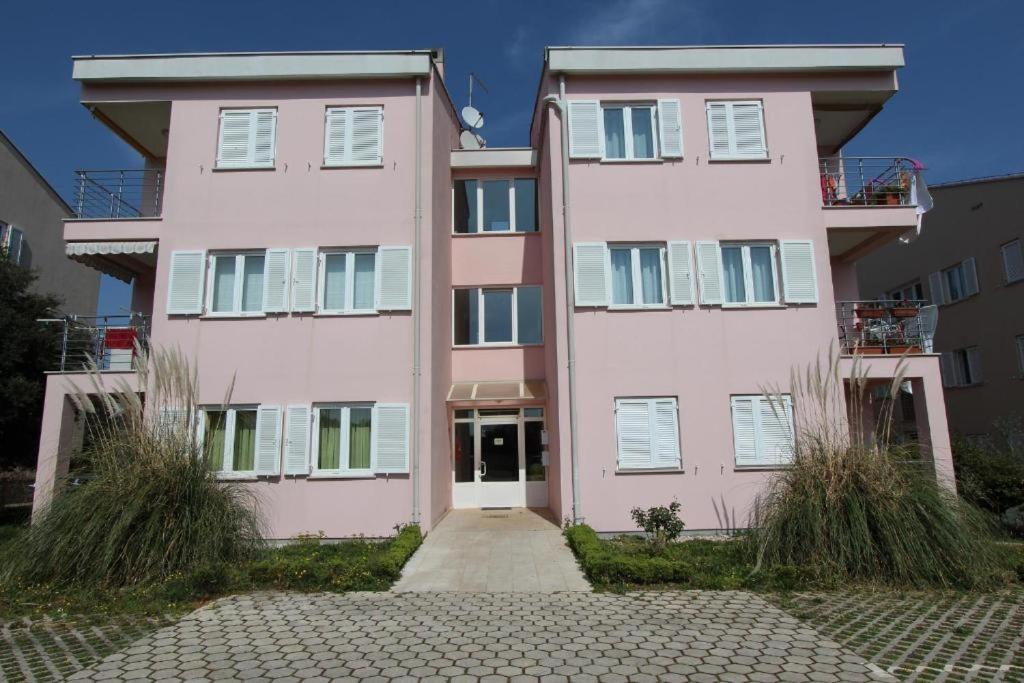 Apartments Lola Rovinj Buitenkant foto